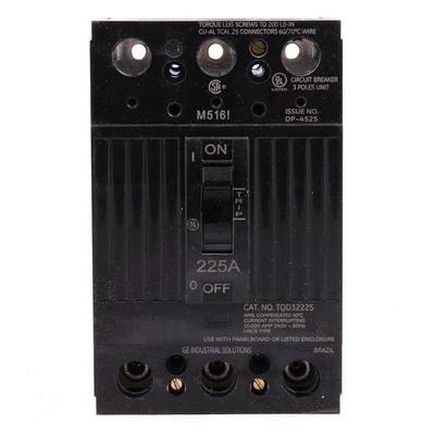 P12551.jpg GE Industrial TQD32225 Bolt-On Mount Type TQD Molded Case Circuit Breaker 3-Pole 225-Amp 240-Volt AC